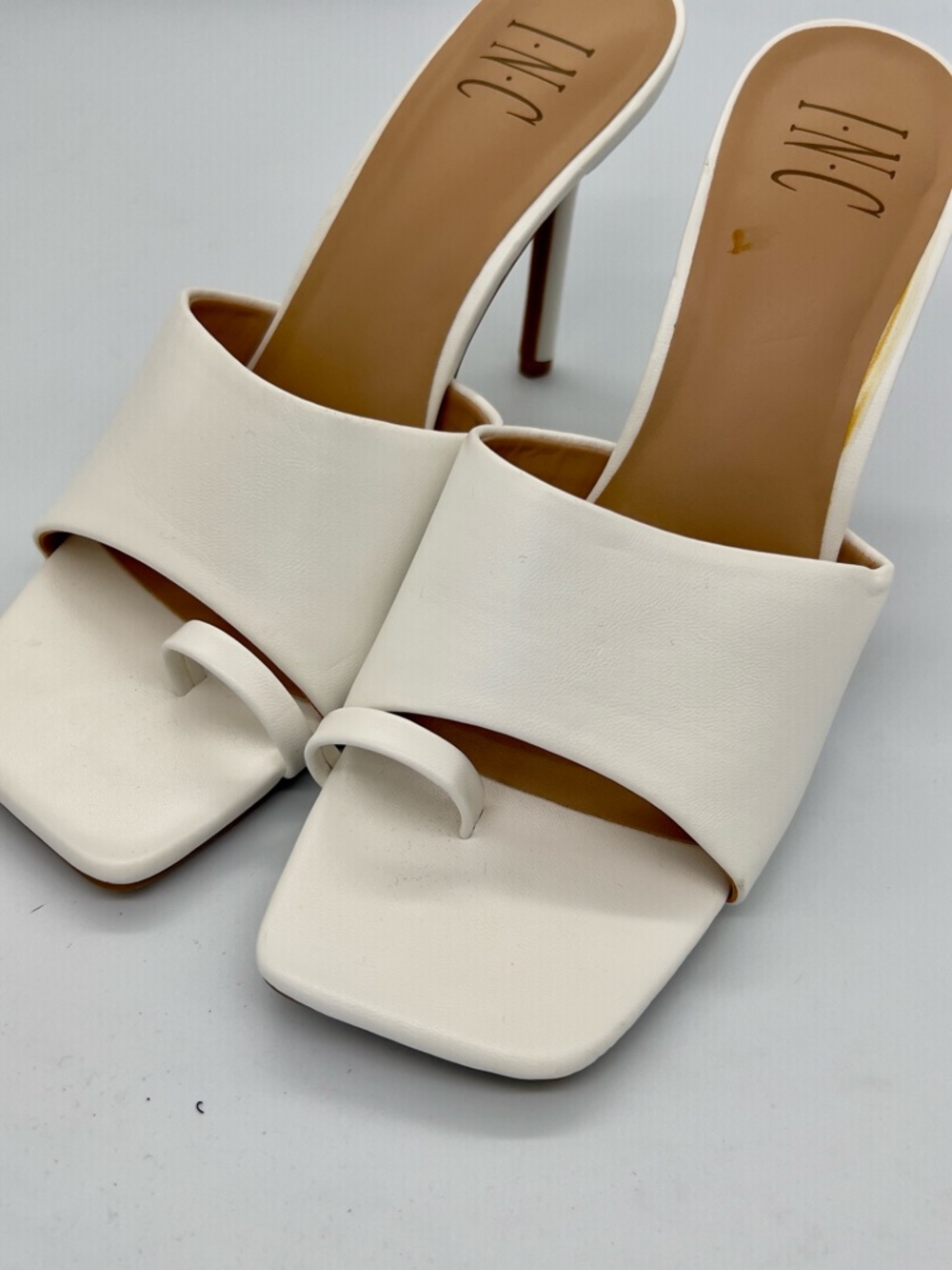 INC International Concepts White Open-Toe Slide Mules with Toe Loop - Picture 2 of 7